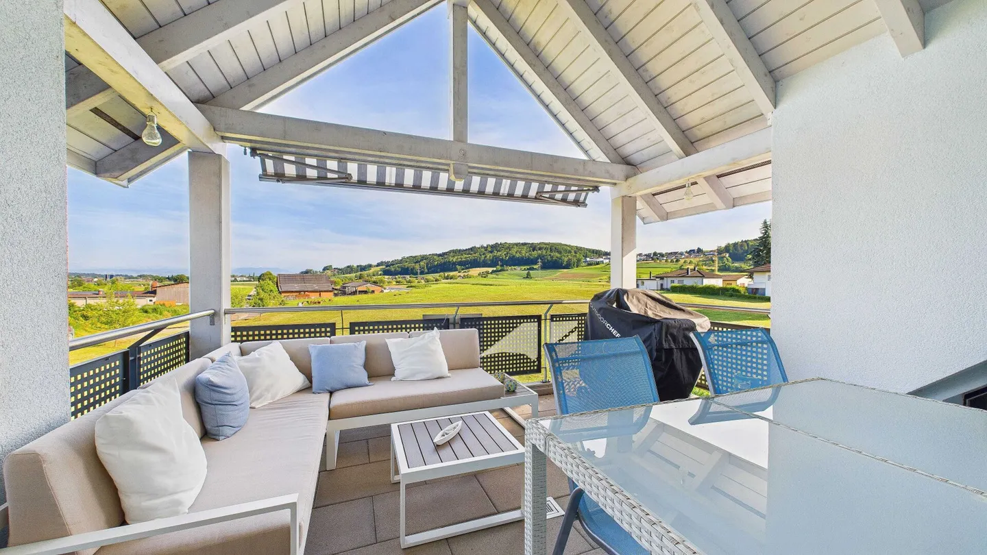 Charming living under the roof with a view of the greenery - Photo 1 of 11