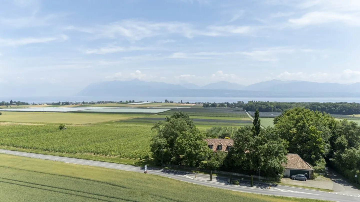 Außergewöhnliches Anwesen mit Seeblick in Etoy - Foto 12 von 13