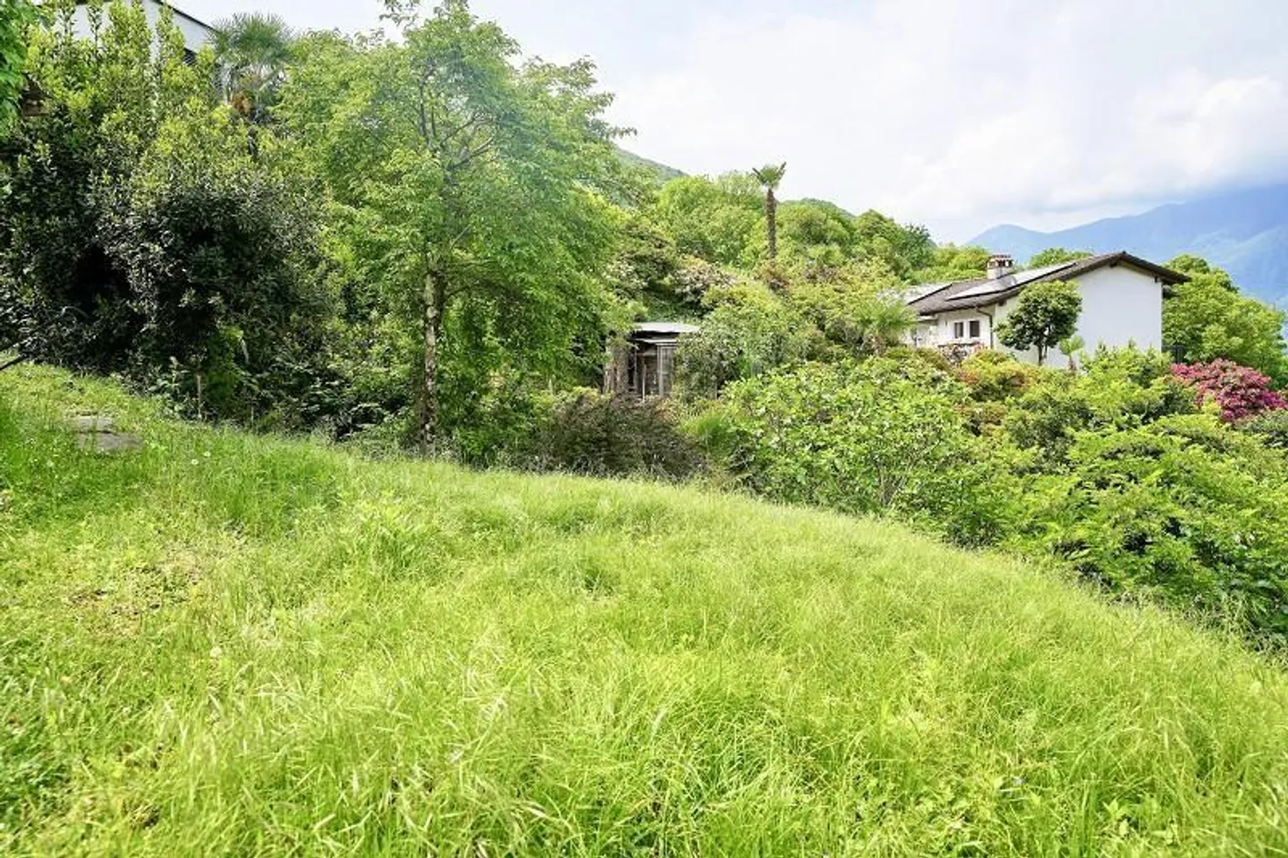 Building land of 320 m2 in a very quiet, sunny location with lake view / land... - Photo 8 of 13