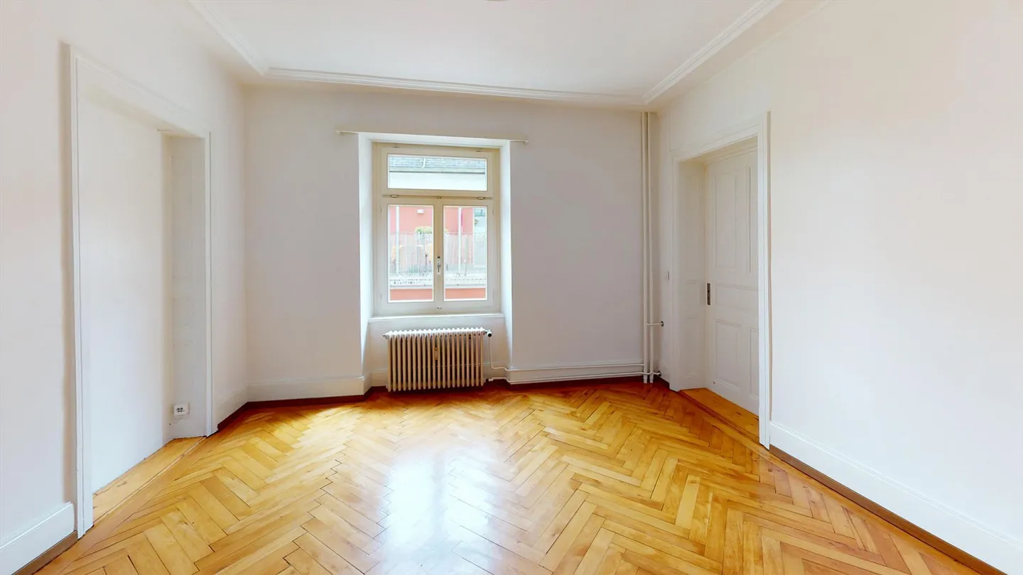 7.5 Room Apartment - Photo 3 of 4