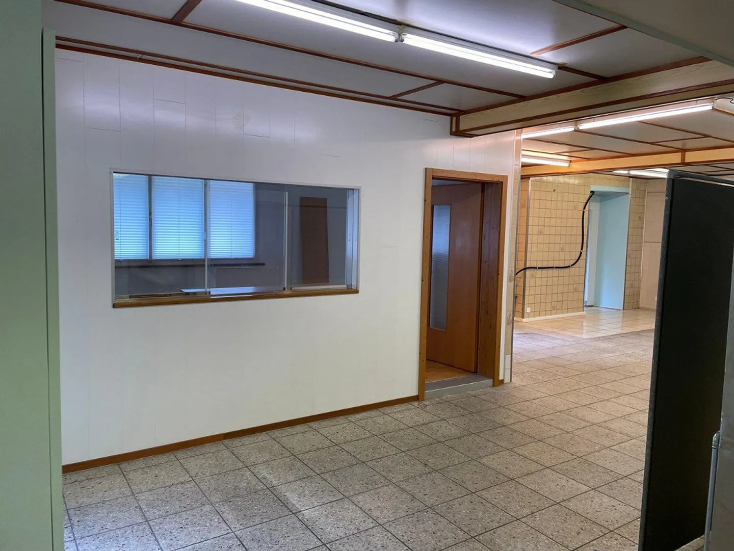 Versatile commercial space in the center of Altdorf - Photo 1 of 9