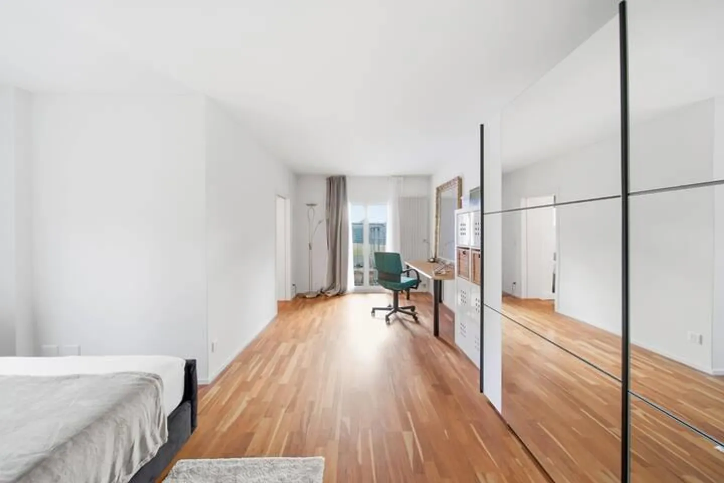EXCELLENT PENTHOUSE WITH LOFT CHARACTER - Photo 5 of 8