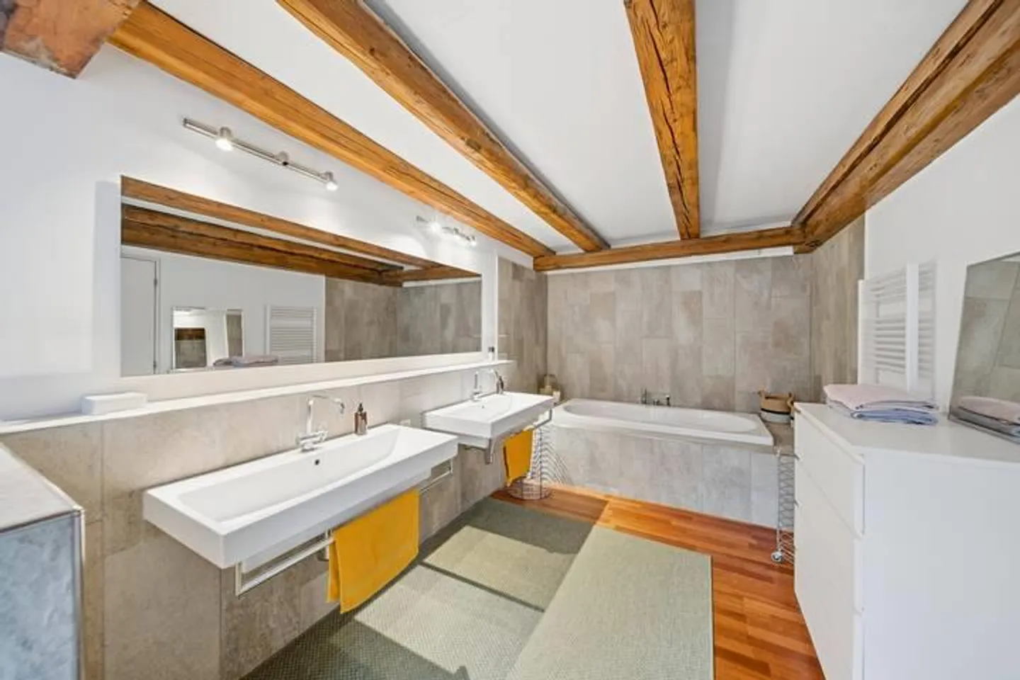 EXCELLENT PENTHOUSE WITH LOFT CHARACTER - Photo 6 of 8