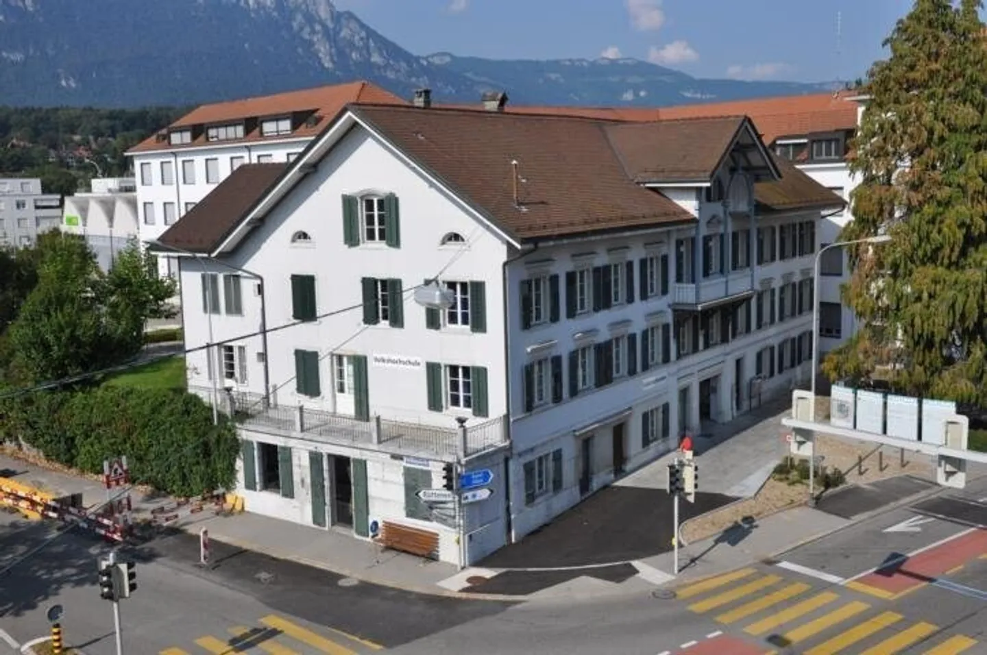 Modern Single Apartment near City Center - Photo 7 of 9