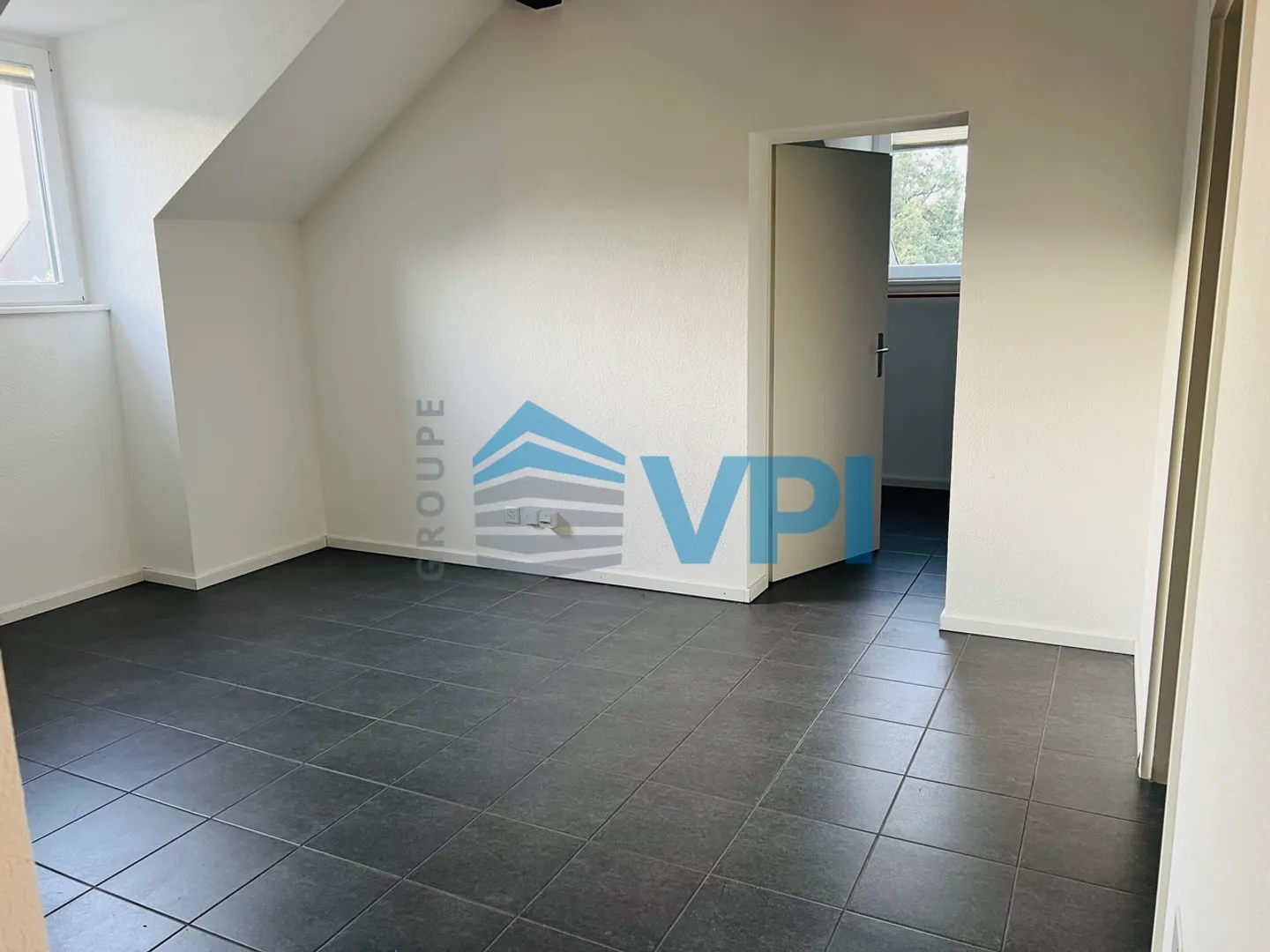 Appartamento attico di 3,5 locali con vista lago - Foto 7 di 9