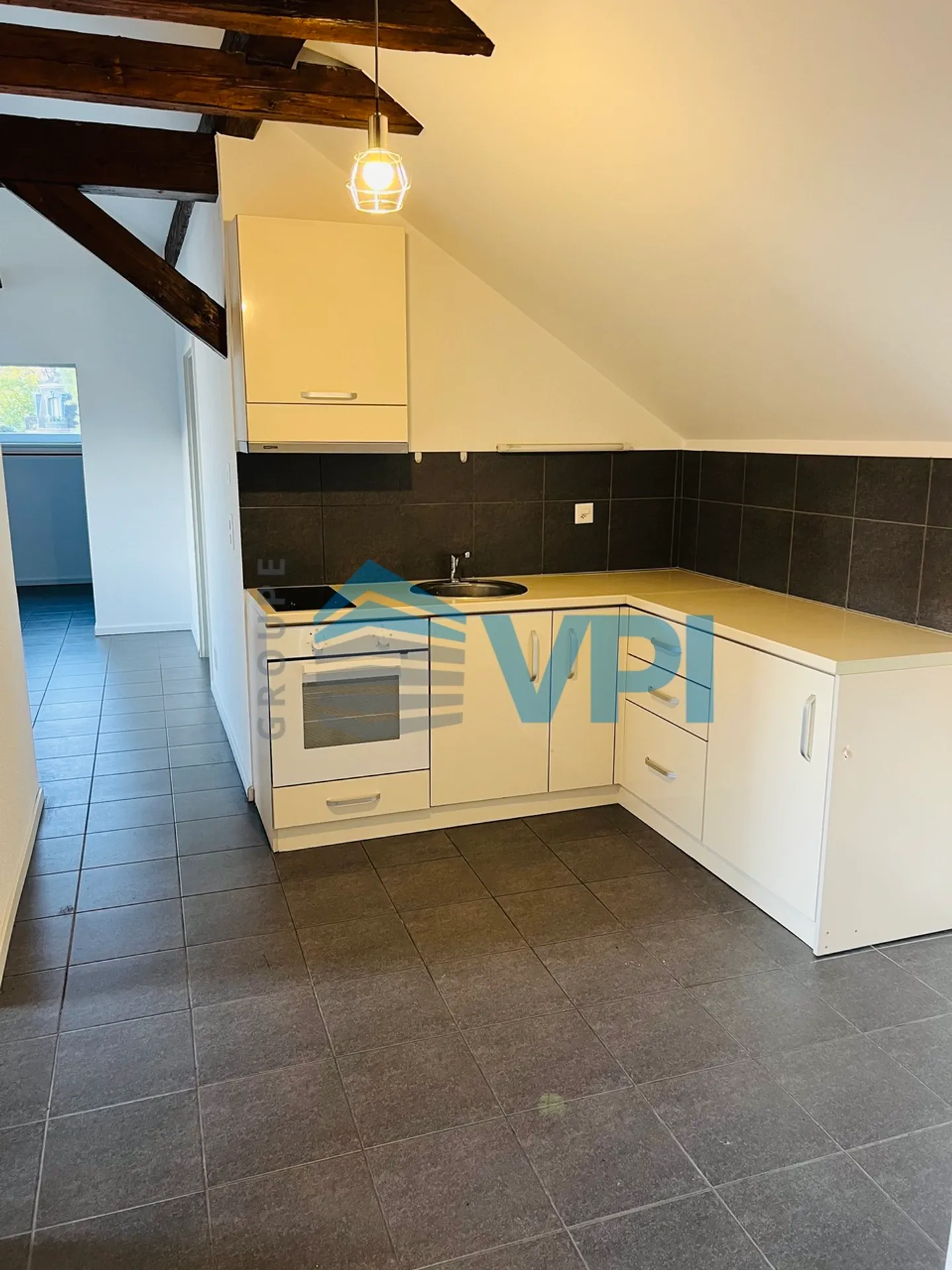 Appartamento attico di 3,5 locali con vista lago - Foto 8 di 9