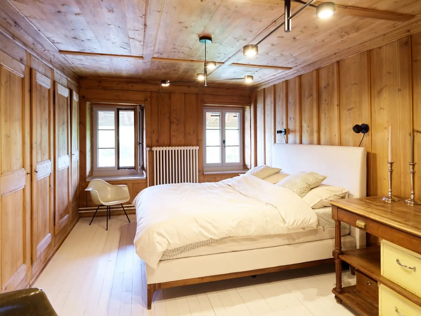 Calm, charm, nature, and authenticity in this renovated farm - Photo 6 of 7