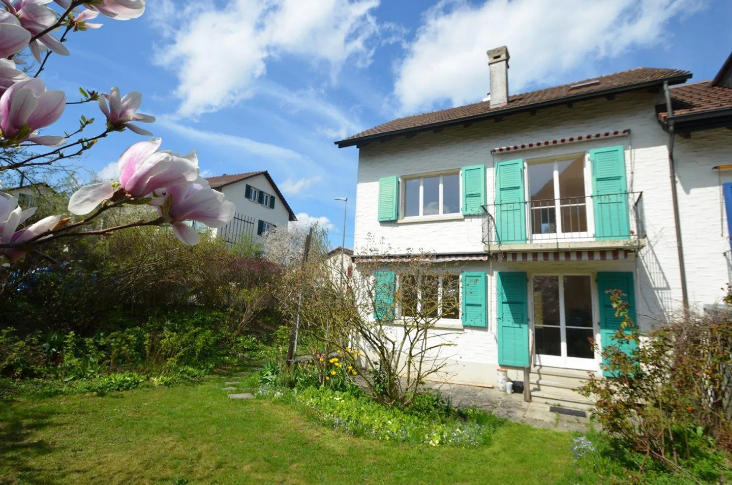 Incantevole casa bifamiliare con giardino soleggiato in una posizione tranquilla - Foto 13 di 13