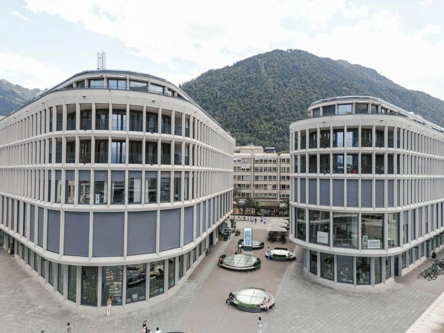 Modern commercial spaces in STEINBOCK, flexibly divisible | 168 m² -... - Photo 1 of 5