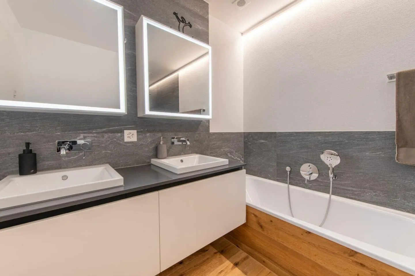 Vie exclusive avec terrasse spectaculaire dans le meilleur emplacement - Photo 15 sur 25
