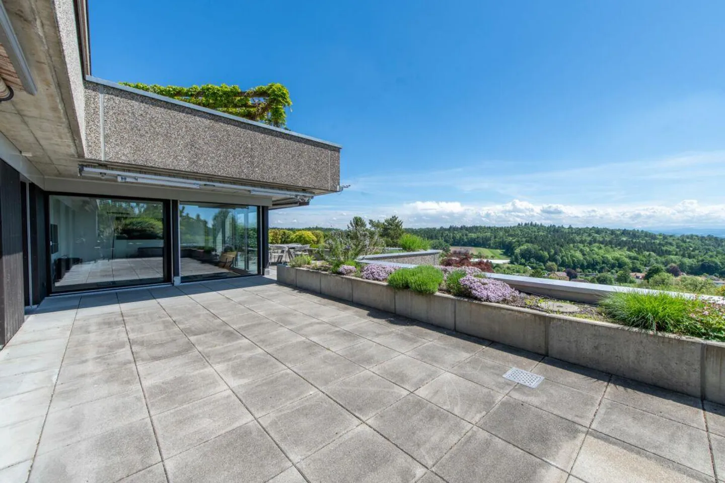 Vie exclusive avec terrasse spectaculaire dans le meilleur emplacement - Photo 20 sur 25