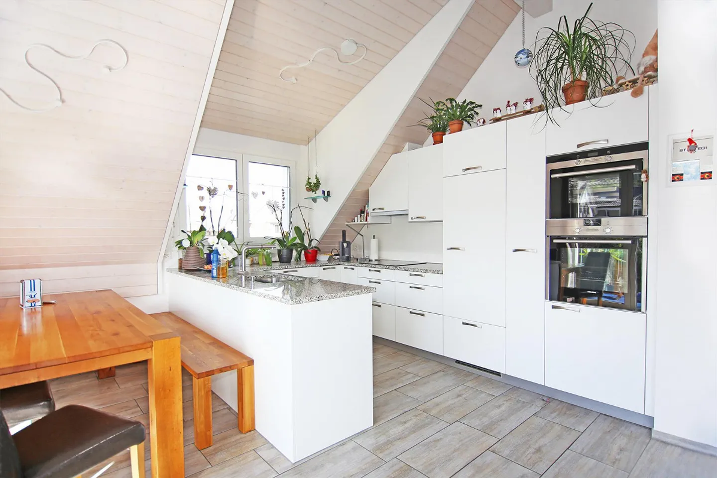 Attractive penthouse apartment - Photo 6 of 11