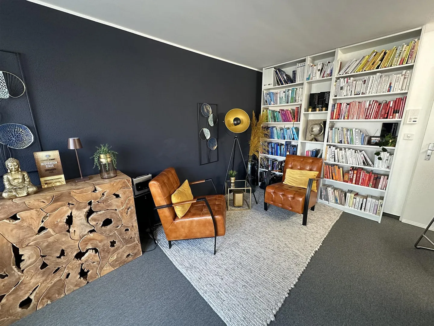 Helles Büro/Atelier in zentraler Lage - Foto 2 von 4