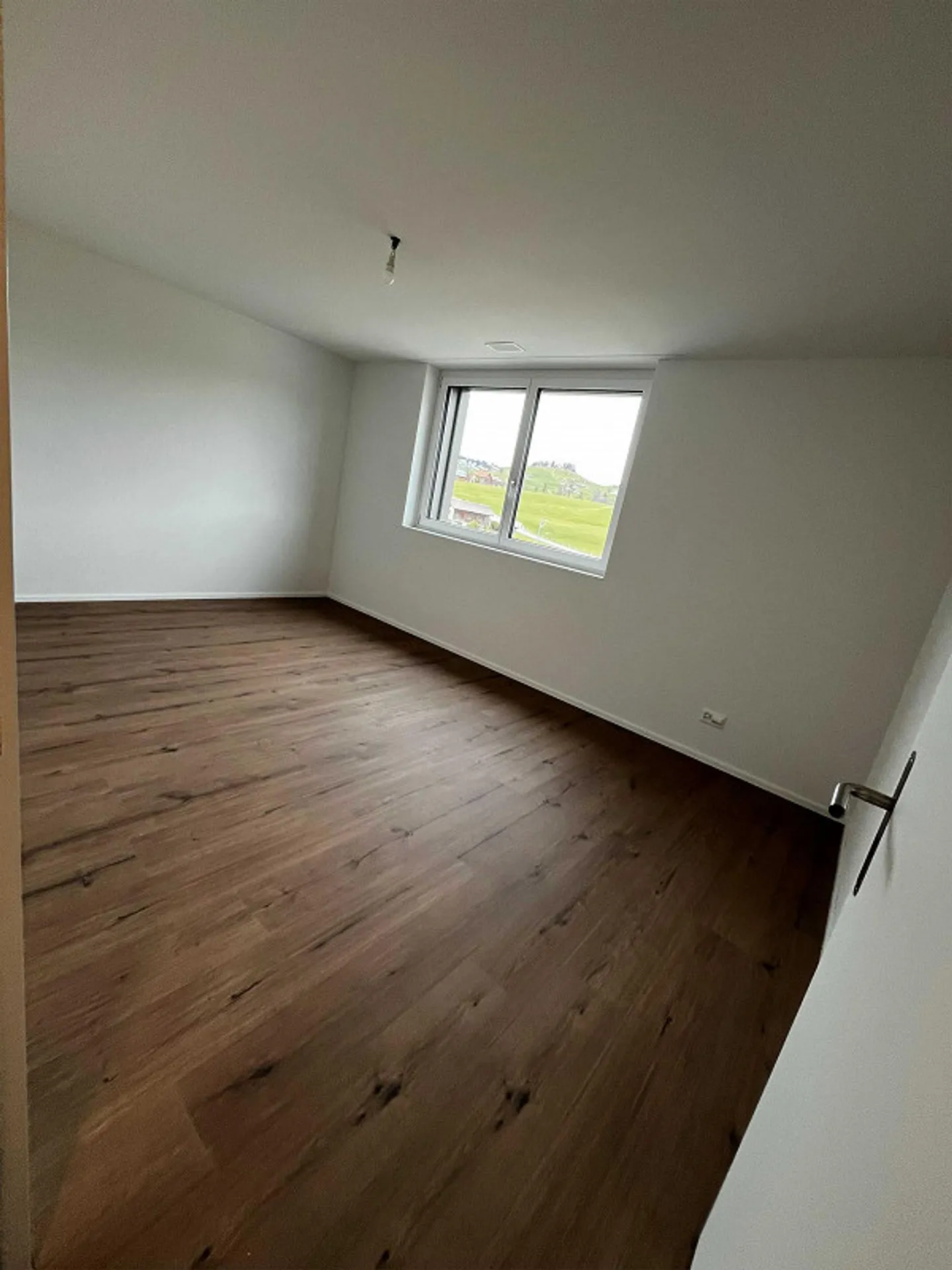 First Rental: 4.5 Room Apartment (1st Floor East) from April 2026 - Photo 9 of 10