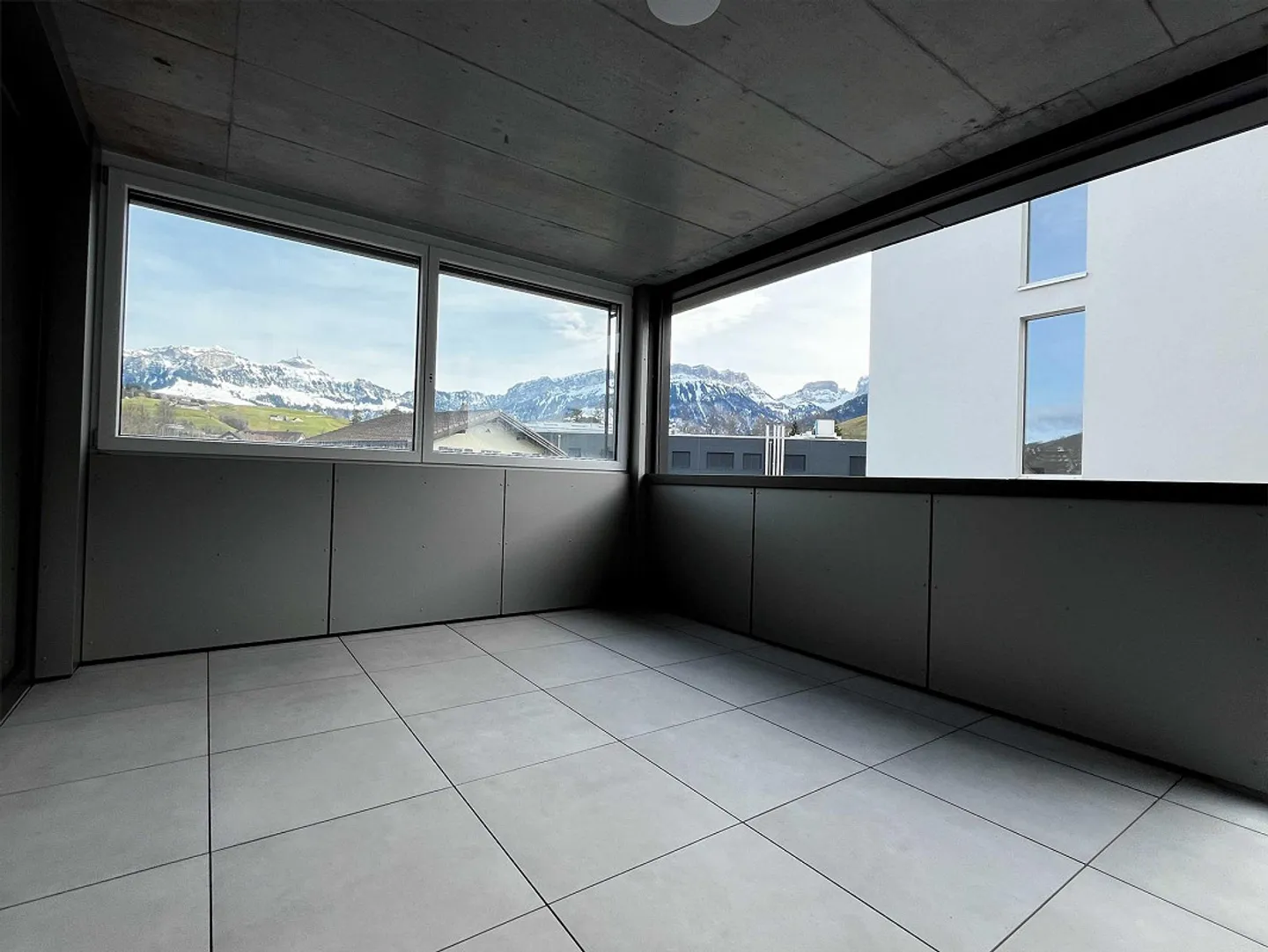 First Rental: 4.5 Room Apartment (1st Floor East) from April 2026 - Photo 7 of 10