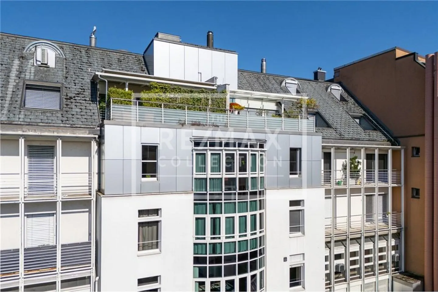 Exclusive city apartment in the heart of Lucerne - Photo 2 of 13