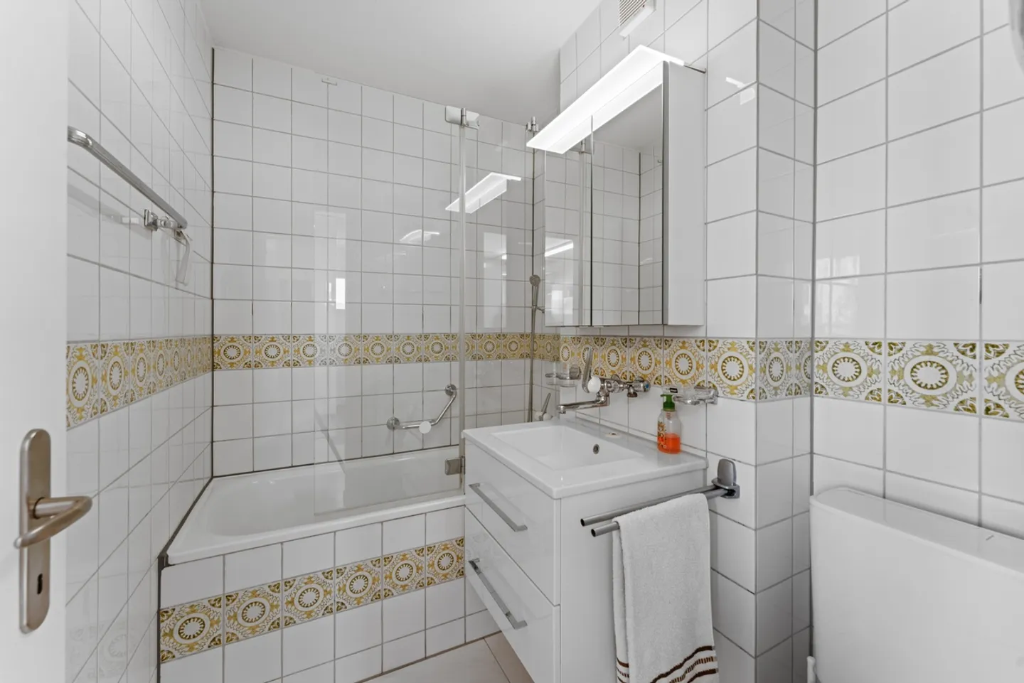 Charming 1.5-Room Furnished Apartment in 8108 Dällikon, Zurich - Photo 15 of 20