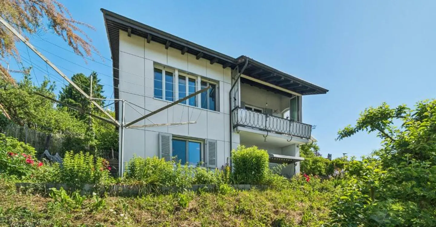 A raised location with wonderful views - Photo 2 of 8