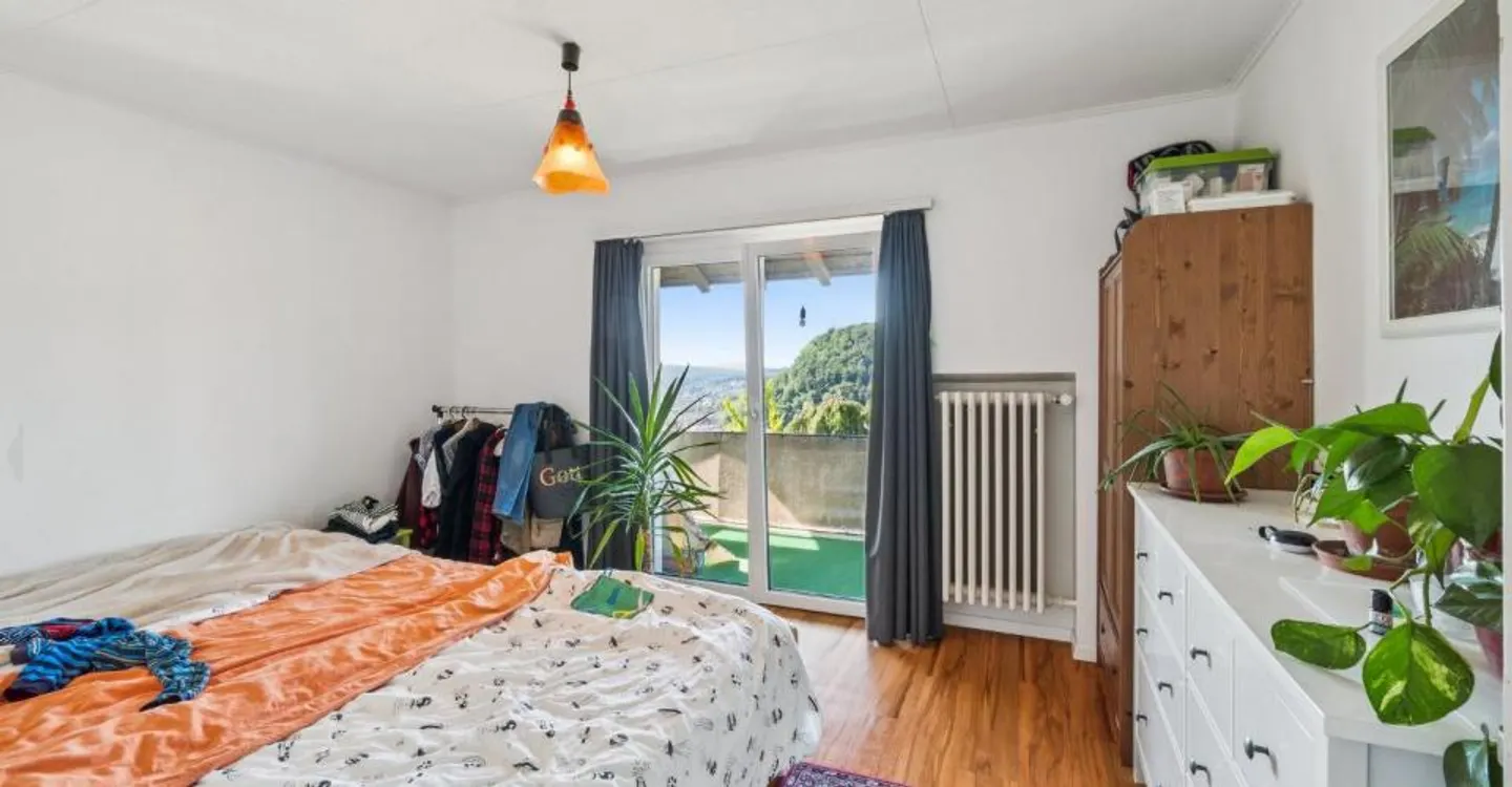 A raised location with wonderful views - Photo 6 of 8