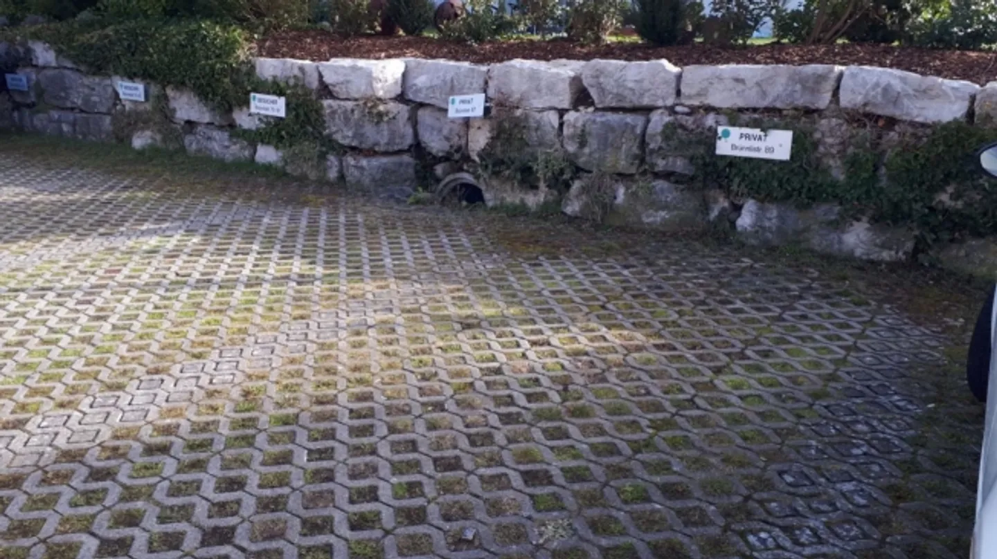 Posto auto all'aperto in affitto! - Foto 1 di 2