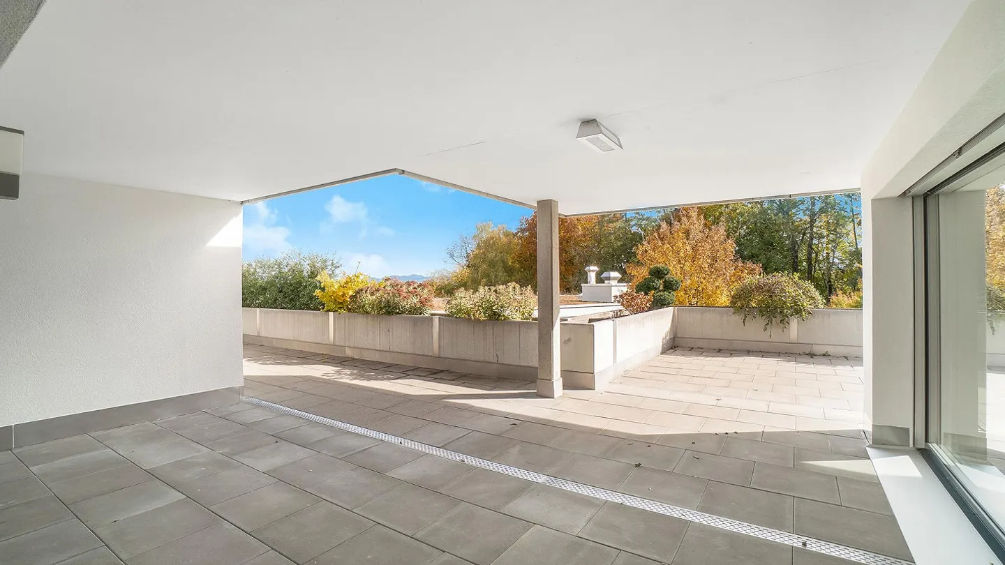 Lichtdurchflutete Residenz mit Panoramaterrassen - Foto 4 von 10