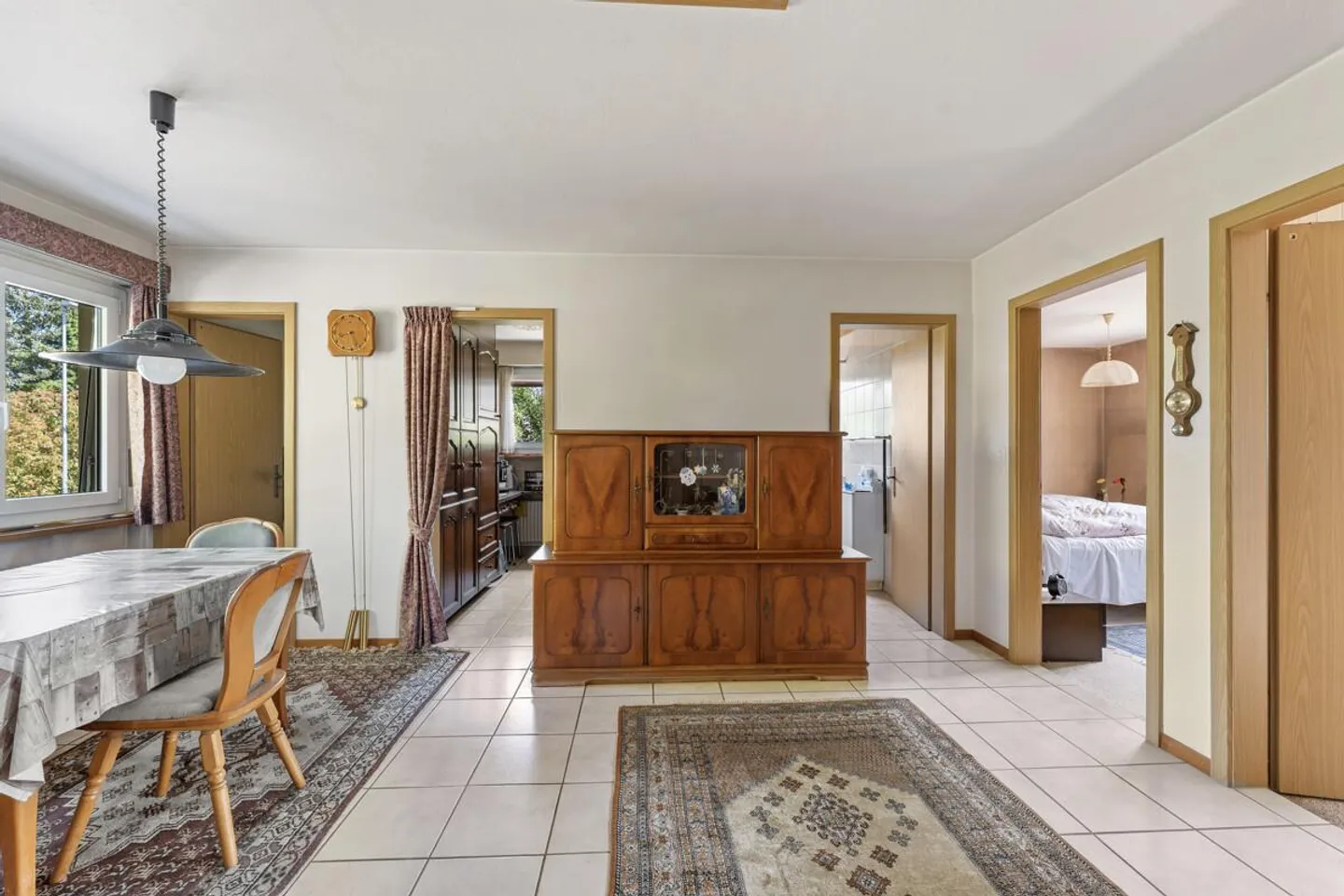 Single-family house with development potential on spacious plot - Photo 3 of 10