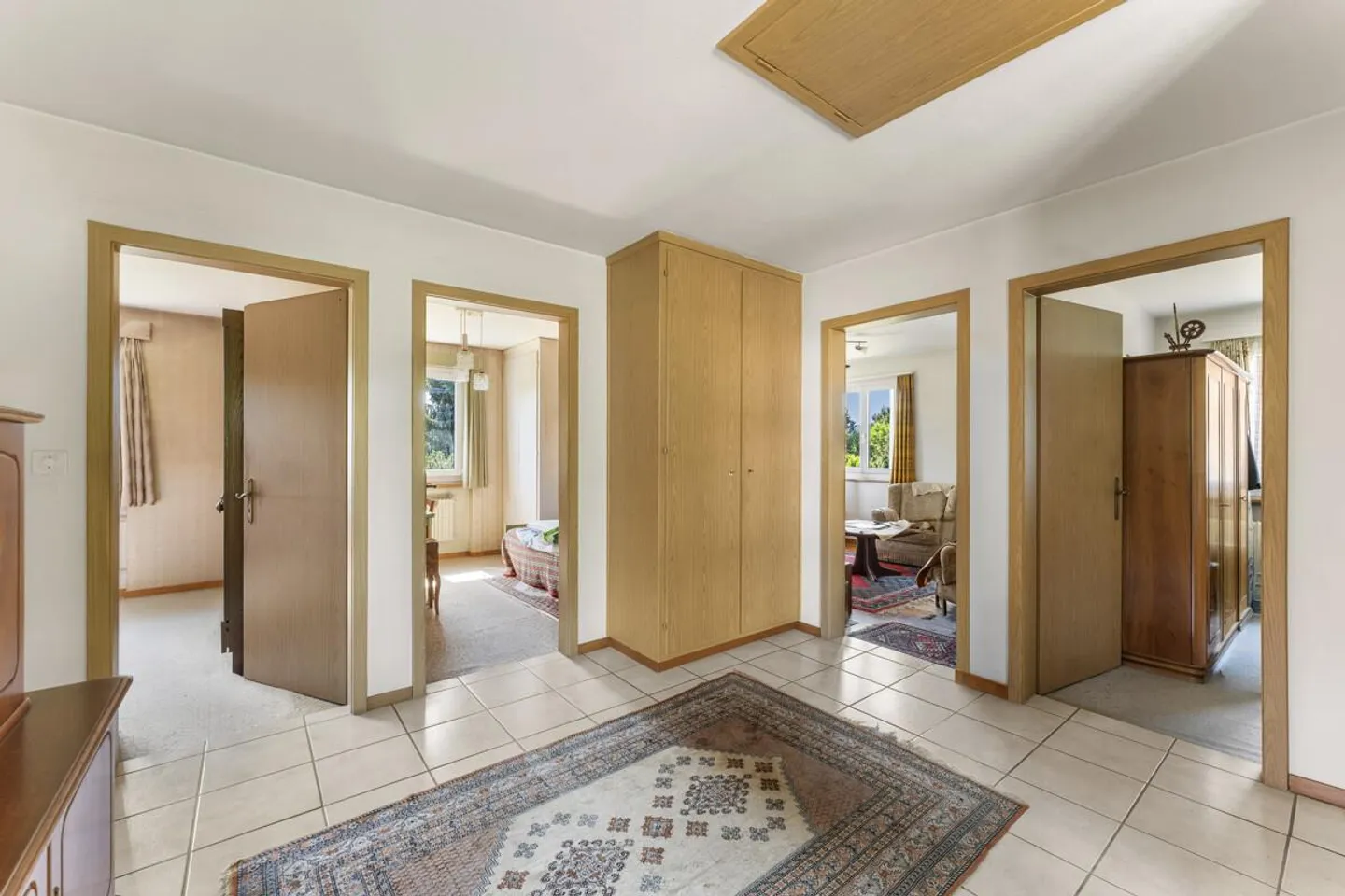 Single-family house with development potential on spacious plot - Photo 4 of 10