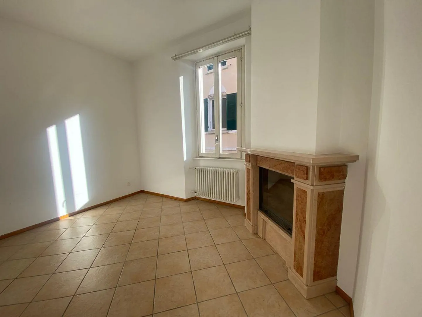 Vezia spacious and bright 3.5 rooms with balcony - Photo 3 of 6