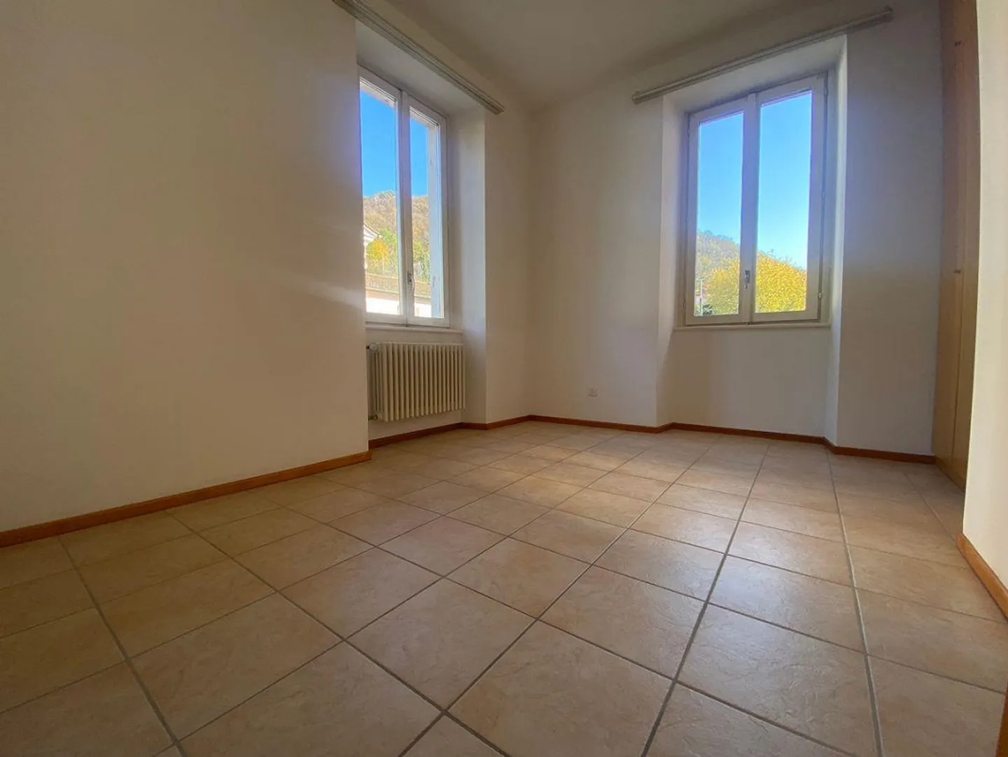 Vezia spacious and bright 3.5 rooms with balcony - Photo 5 of 6