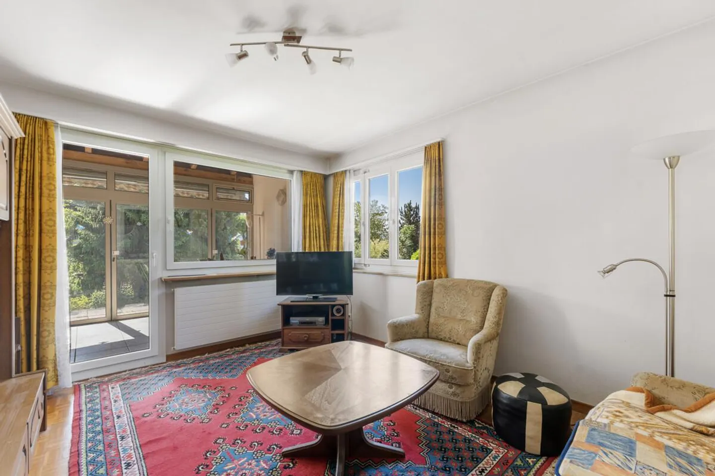 Single-family house with development potential on spacious plot - Photo 7 of 10
