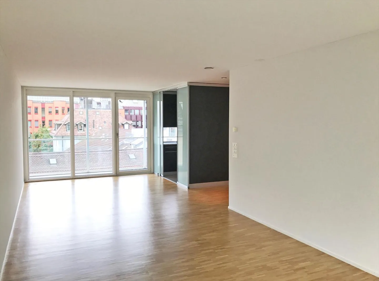 Your new home in the heart of Zurich - Photo 3 of 13