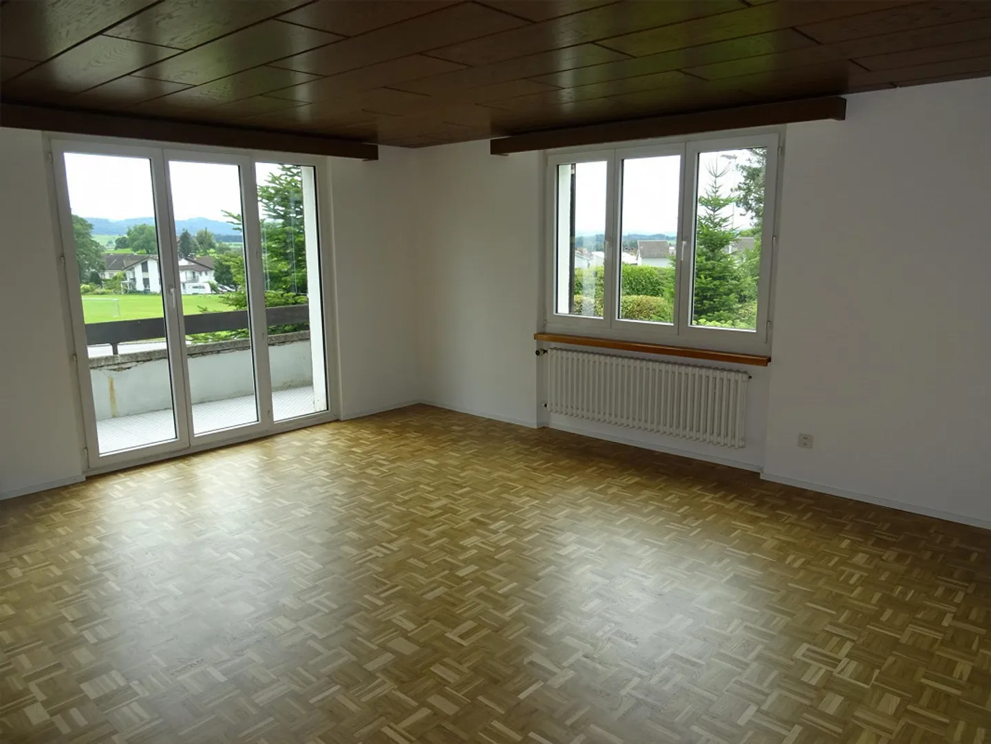 Detached, large, bright single-family house with garden - Photo 2 of 11