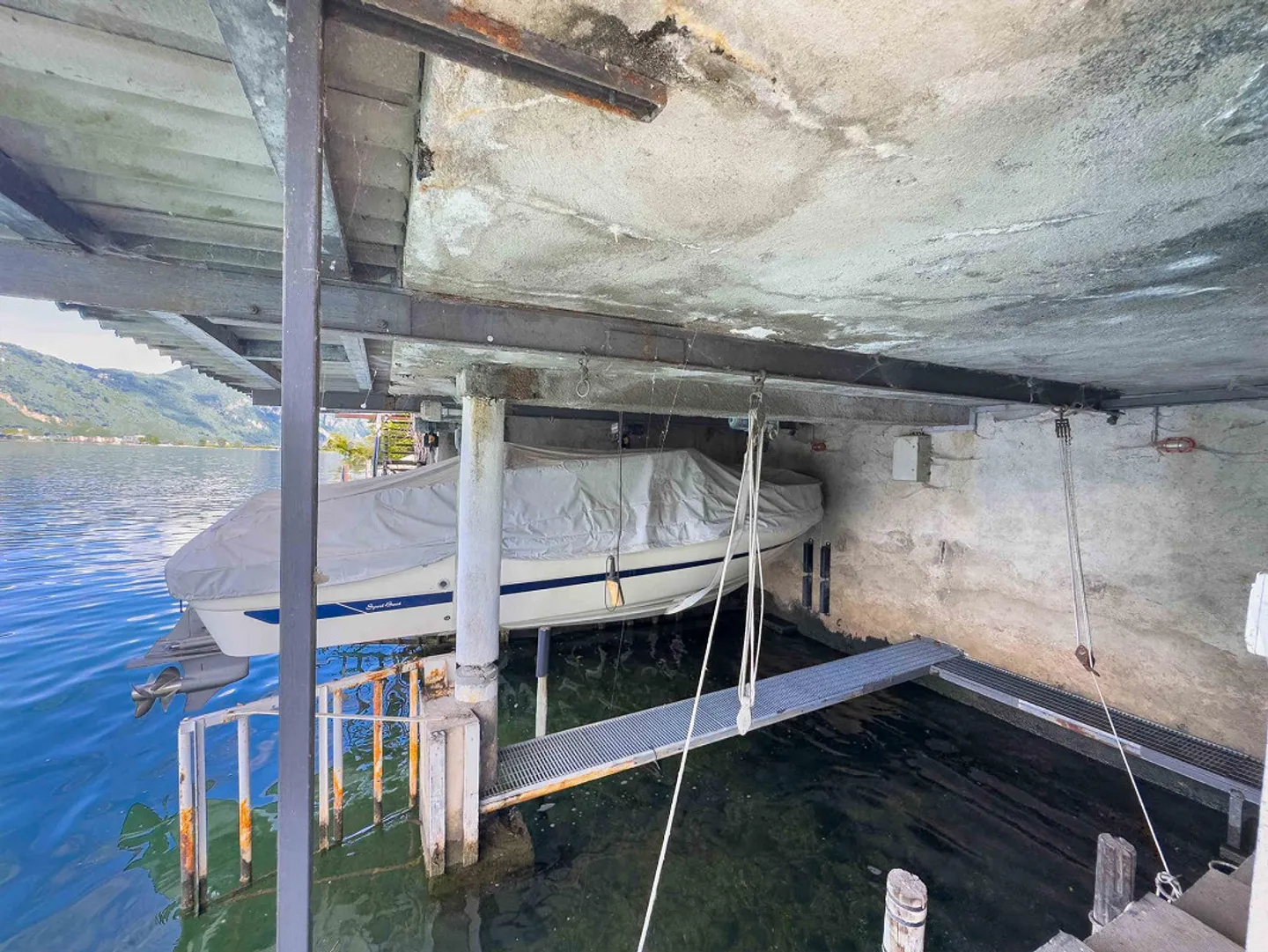 Villa direttamente sul lago con posti barca privati - Foto 12 di 16