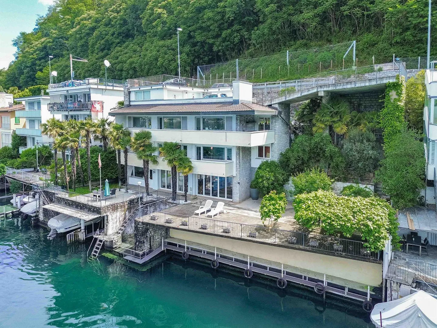 Villa direttamente sul lago con posti barca privati - Foto 14 di 16