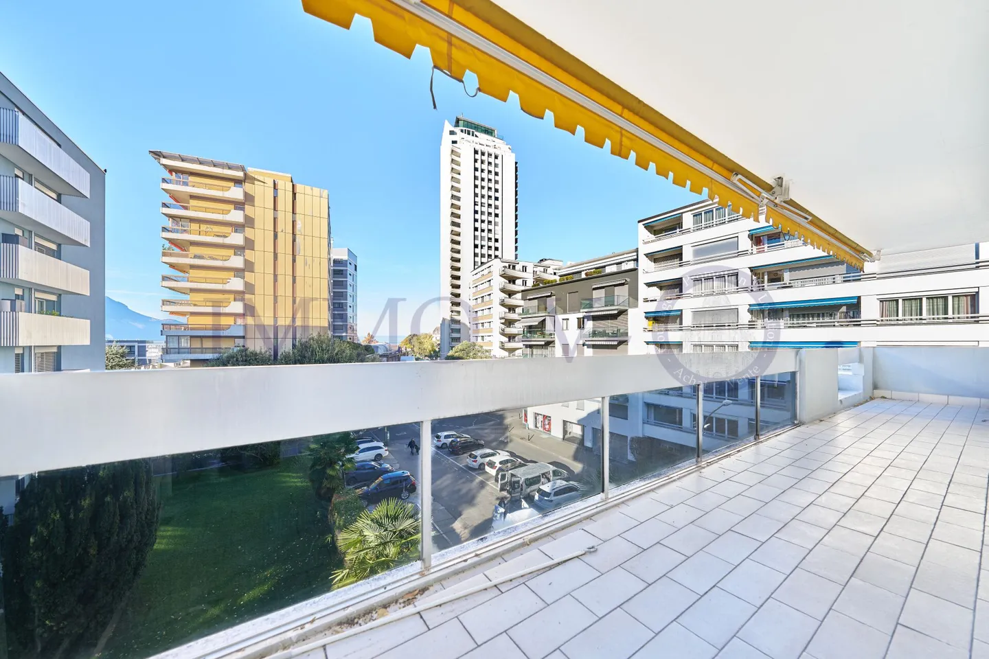 SPACIEUX AVEC BALCONS ET VUE LAC - EMPLACEMENT IDYLLIQUE - Photo 6 sur 12