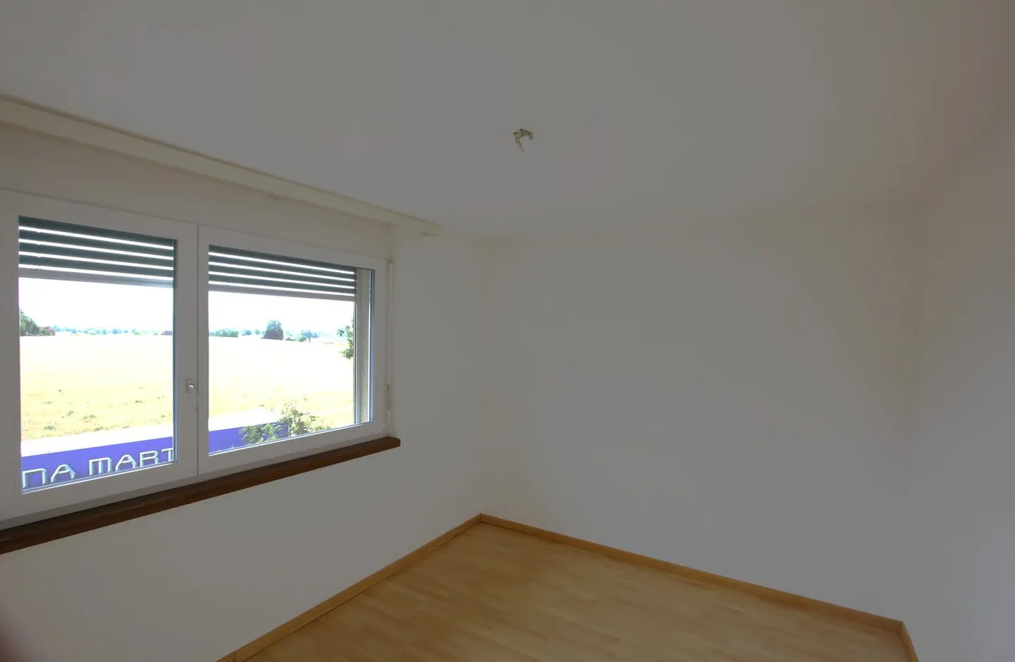 Ampio appartamento di 4,5 stanze con balcone a Münchenbuchsee - Foto 4 di 19