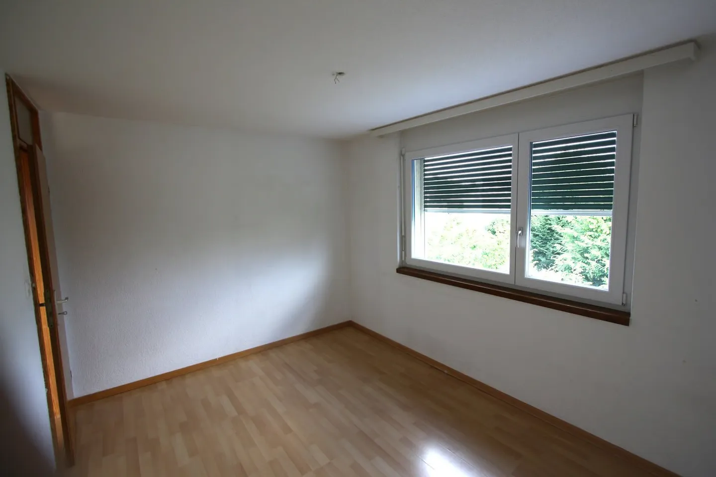 Ampio appartamento di 4,5 stanze con balcone a Münchenbuchsee - Foto 7 di 19