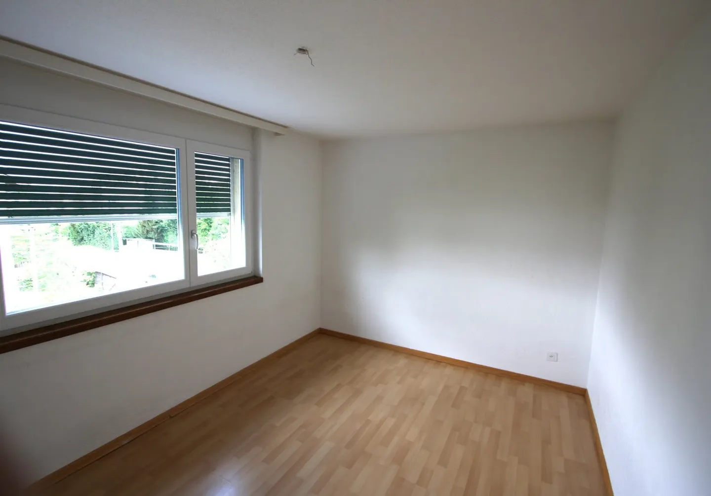 Ampio appartamento di 4,5 stanze con balcone a Münchenbuchsee - Foto 6 di 19
