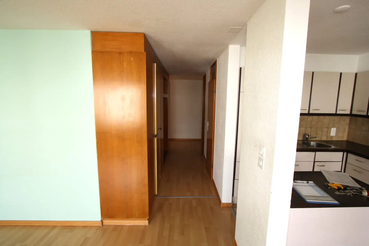 Ampio appartamento di 4,5 stanze con balcone a Münchenbuchsee - Foto 12 di 19
