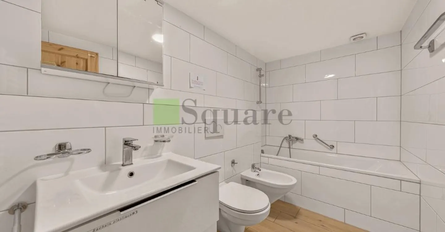 Rental House with 12 Rooms - Photo 4 of 13