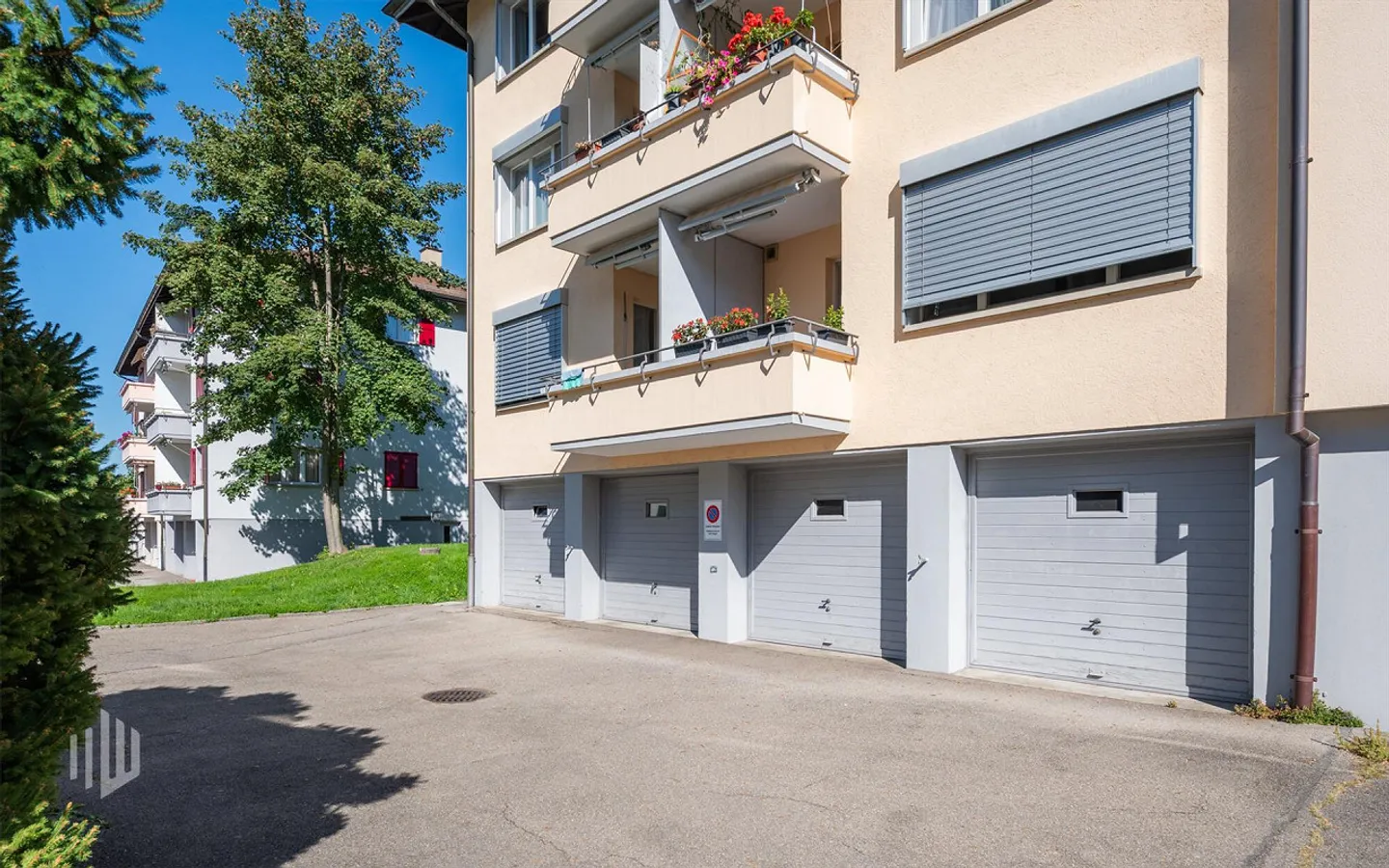 ImmoWyss - Casa plurifamiliare con 6 appartamenti affittati a Ittigen - Foto 11 di 13