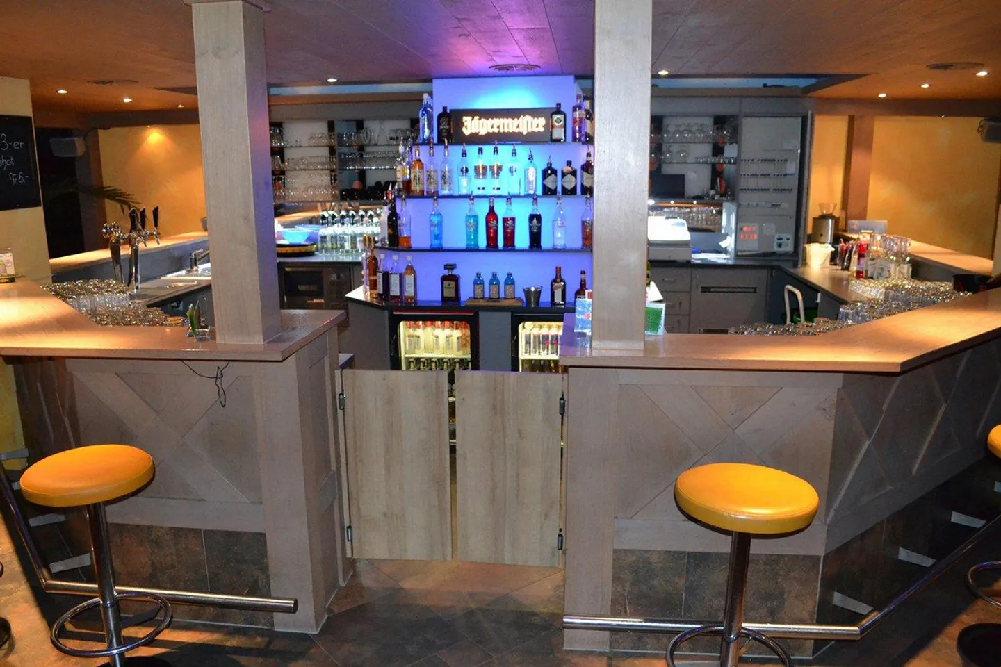 TOP Event Location/BAR for up to 200 people - Photo 3 of 13