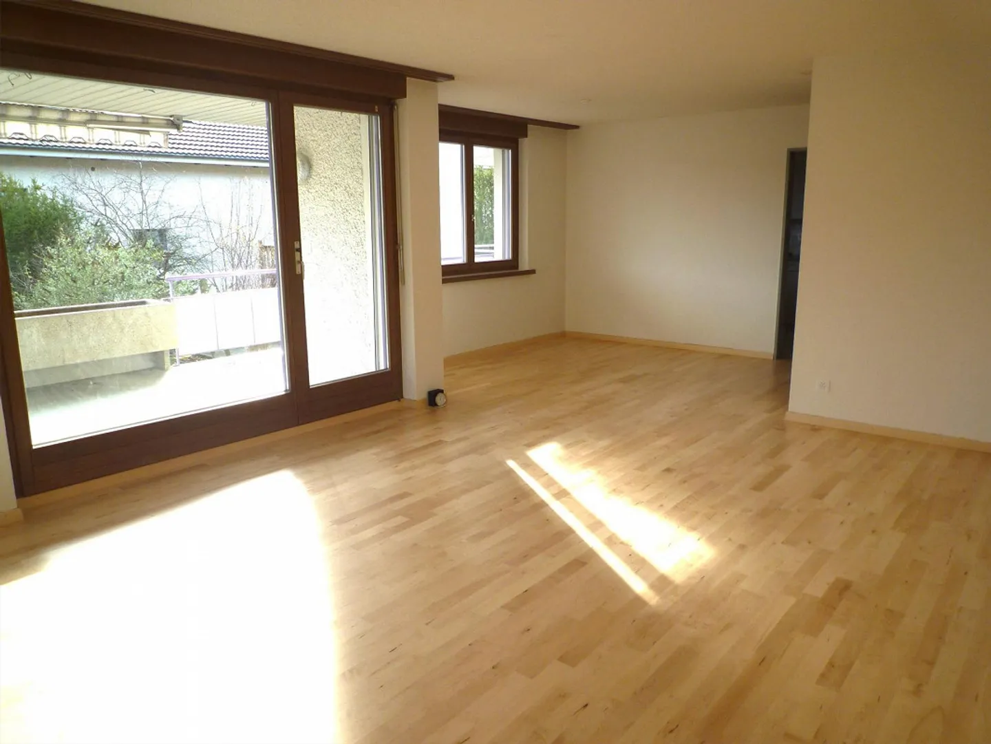 Spacious Family Apartment - Photo 3 of 9