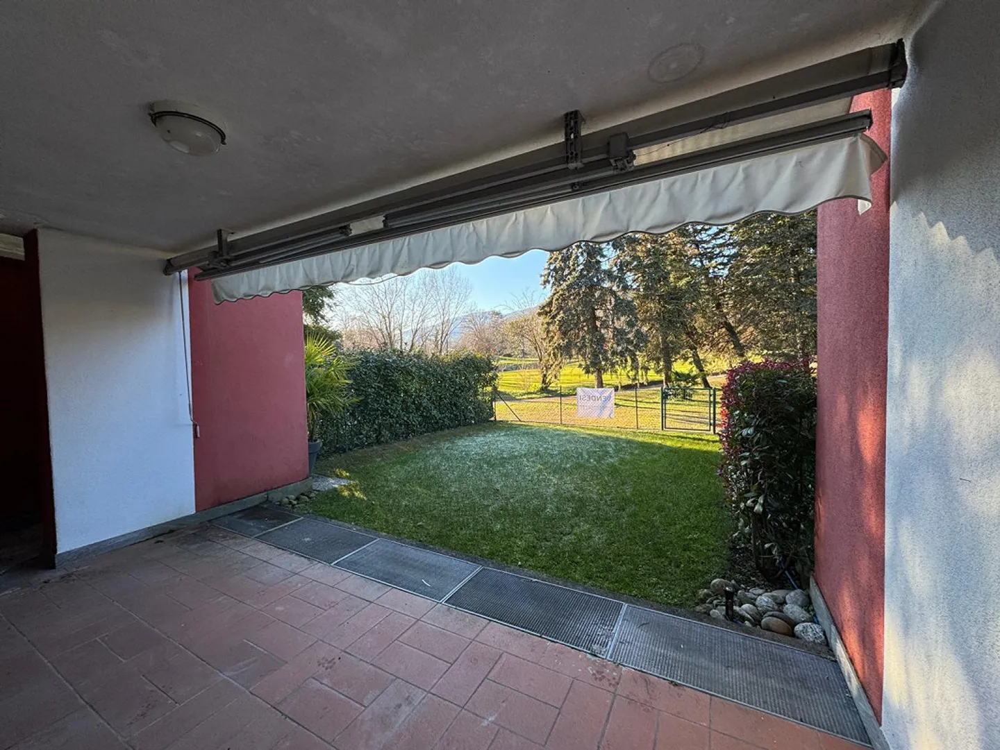Maisonette di 3,5 stanze con giardino – Magliaso, direttamente al campo da golf - Foto 8 di 23