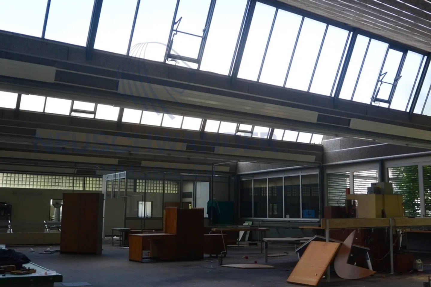 Volumi e superfici industriali di 287 m2 da affittare subito. - Foto 6 di 12