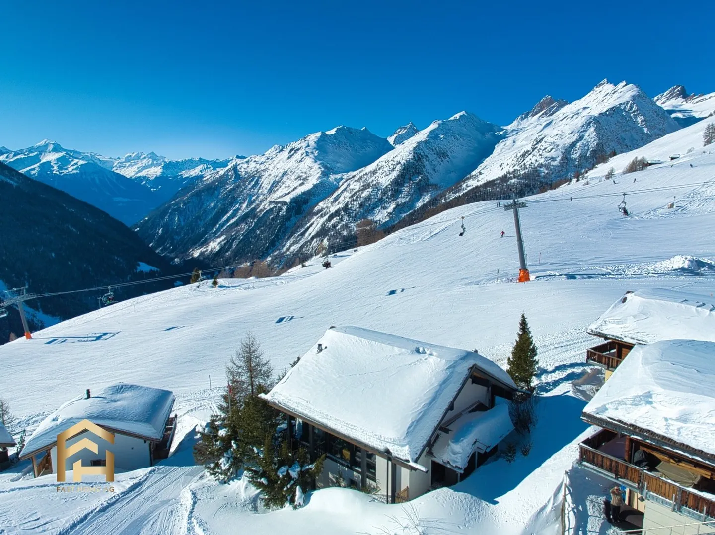 Chalet moderno Ski-in/Ski-out direttamente sulla pista - Foto 3 di 13