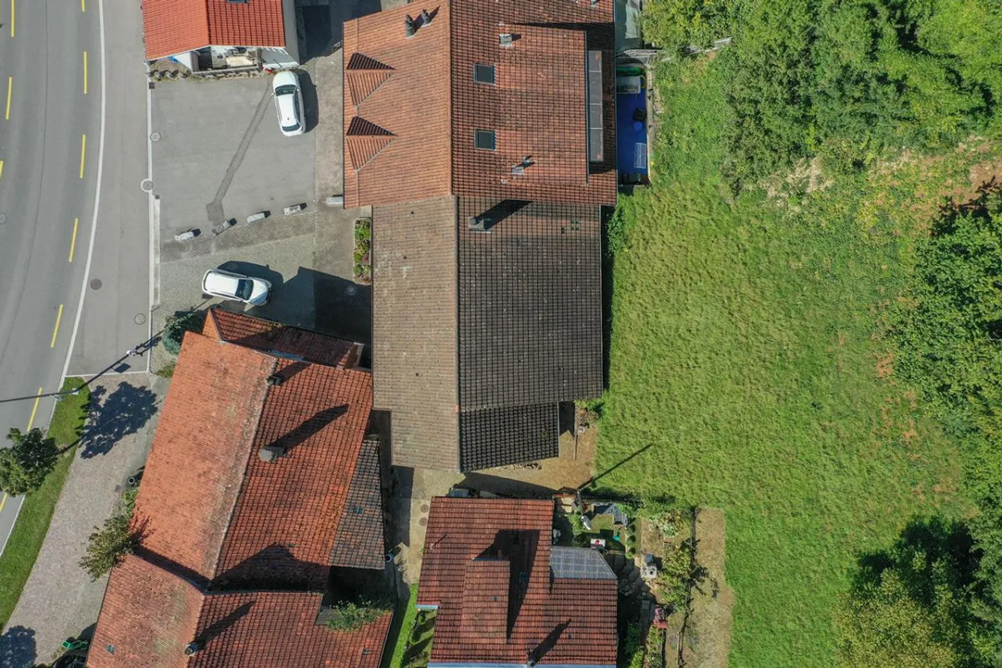 Ehemaliges Bauernhaus mit  Kachelofen und Ausbaupotential - Foto 3 von 16