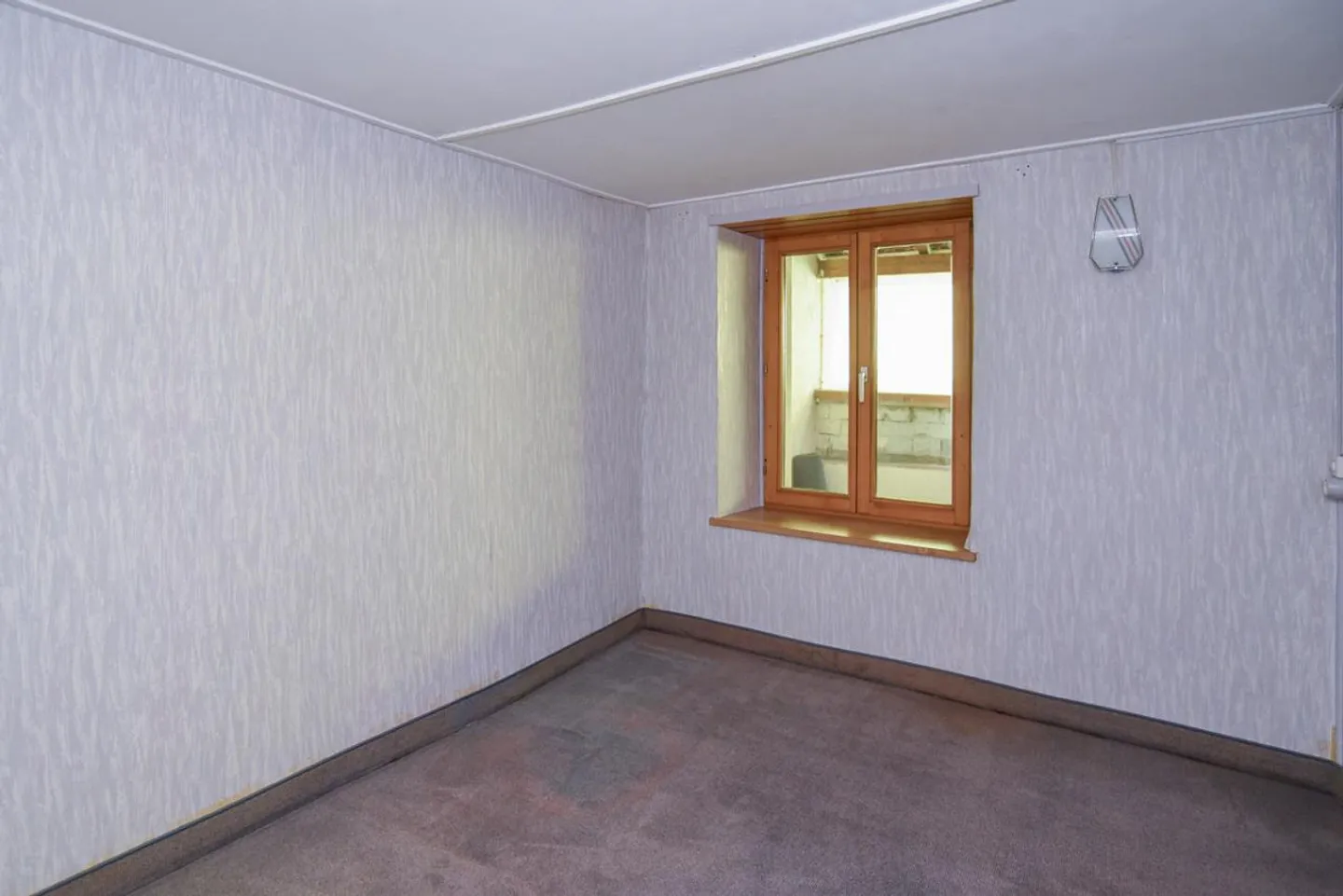 Ehemaliges Bauernhaus mit  Kachelofen und Ausbaupotential - Foto 9 von 16