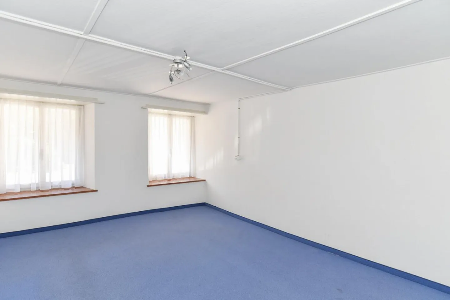 Ehemaliges Bauernhaus mit  Kachelofen und Ausbaupotential - Foto 11 von 16