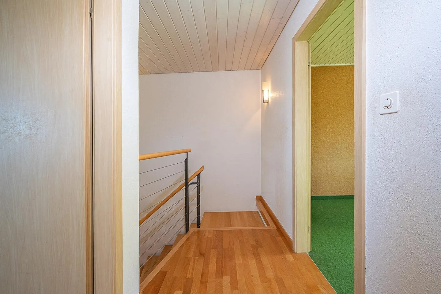 Casa bifamiliare situata in posizione tranquilla con giardino - Foto 19 di 23